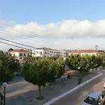Aris מת'וני